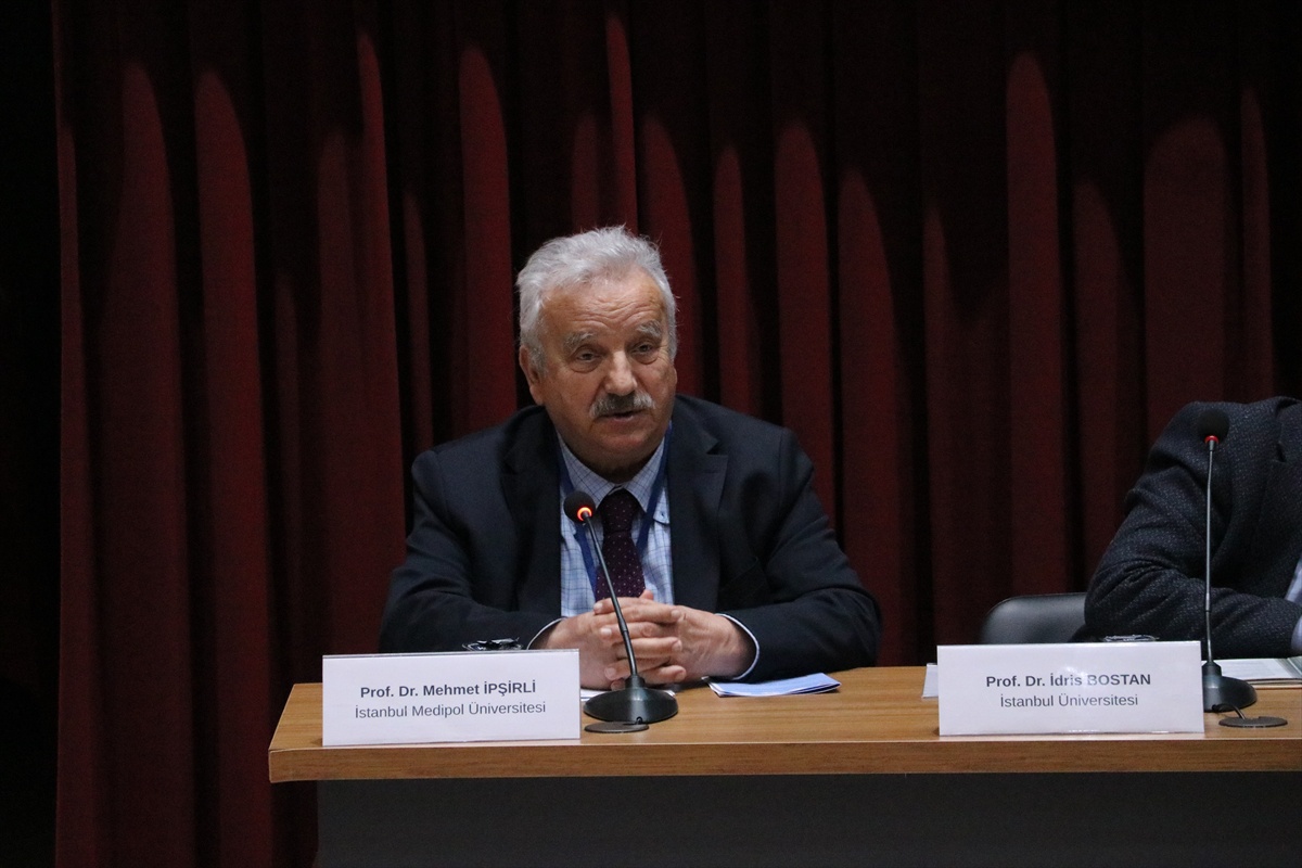 Prof. İpşirli, NKÜ’deki Balkan sempozyumunda ulemanın 1878 sonrası tutumunu anlattı